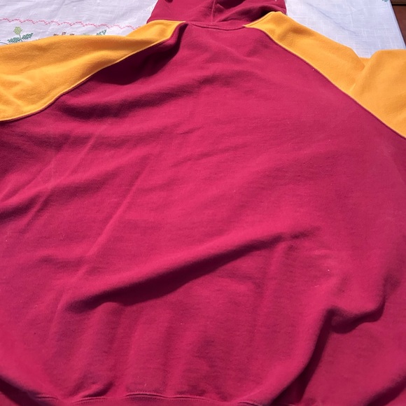 Washington Redskin zip up jacket only wore twice In great condition - Picture 2 of 3